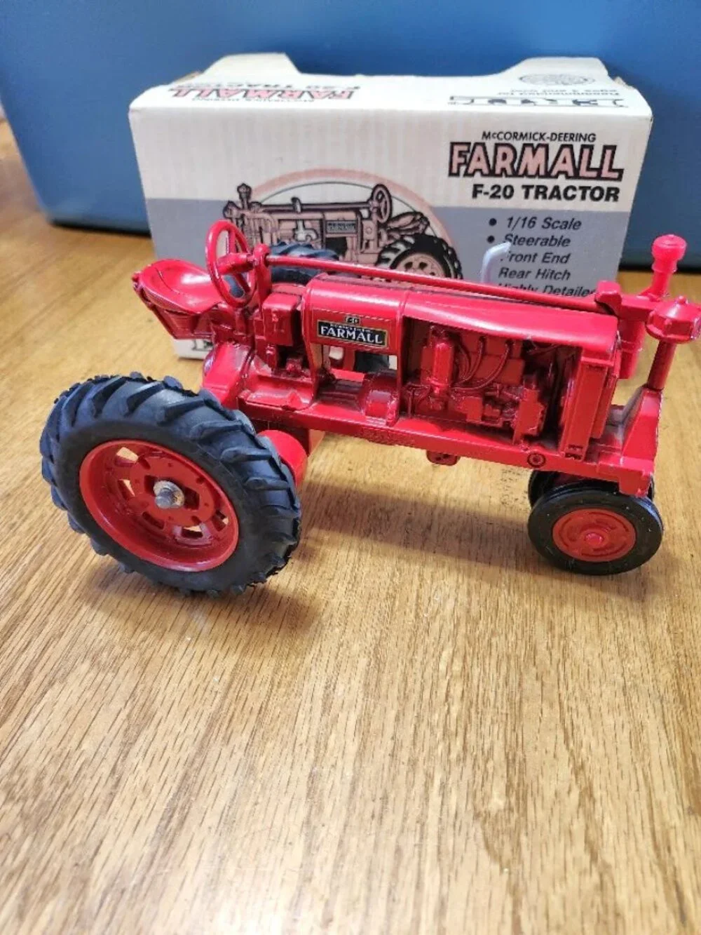 Ertl McCormick-Deering Farmall F-20 Tractor 1/16 scale Die Cast Metal